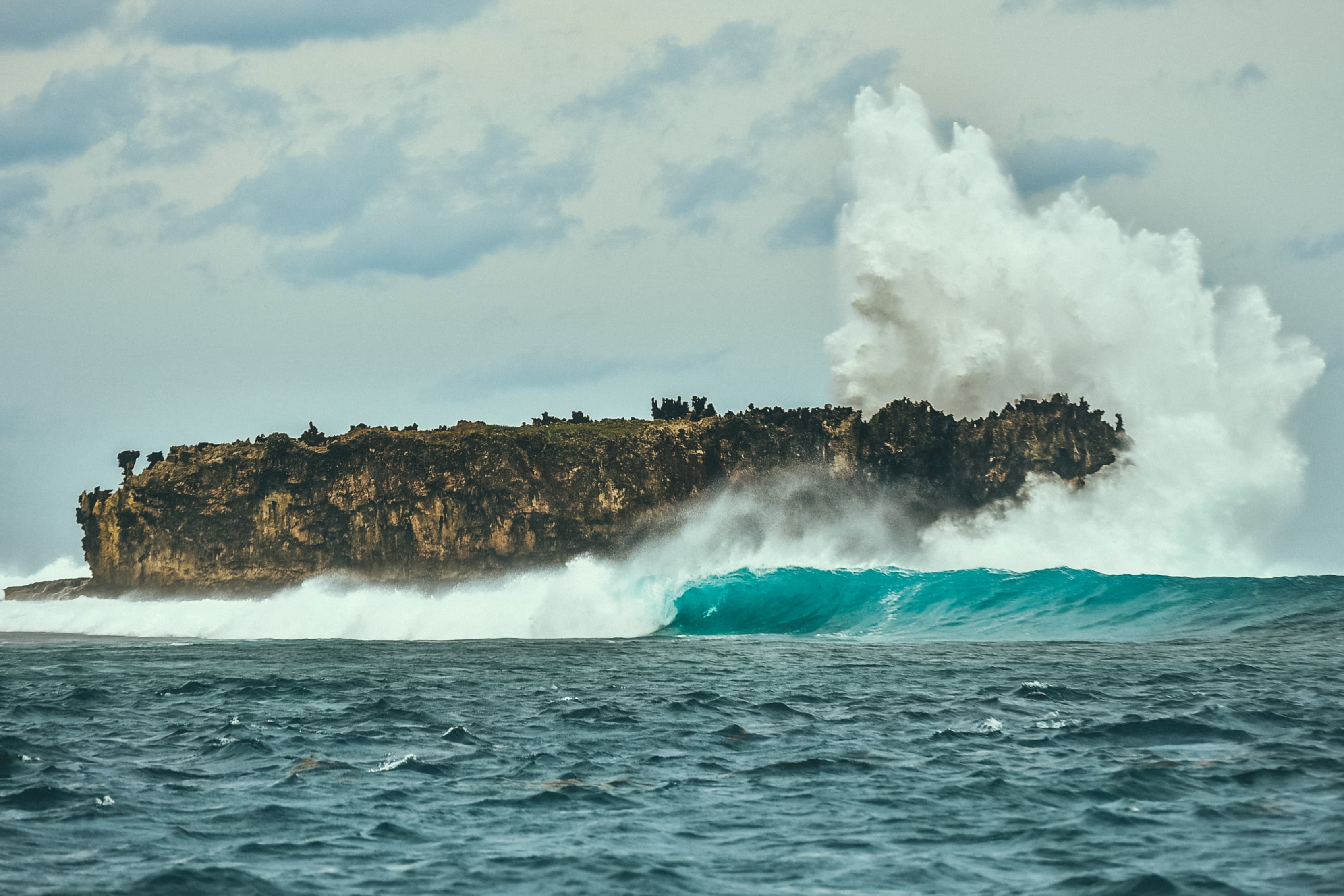 Surfing surf guides & forecast